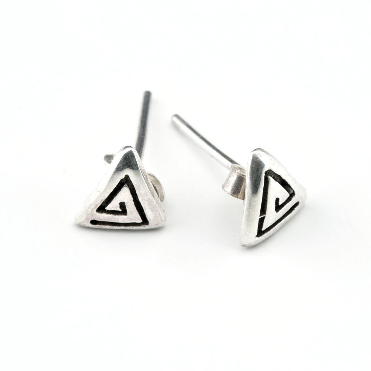 pendientes-plata-triangular-espiral-1.jpg