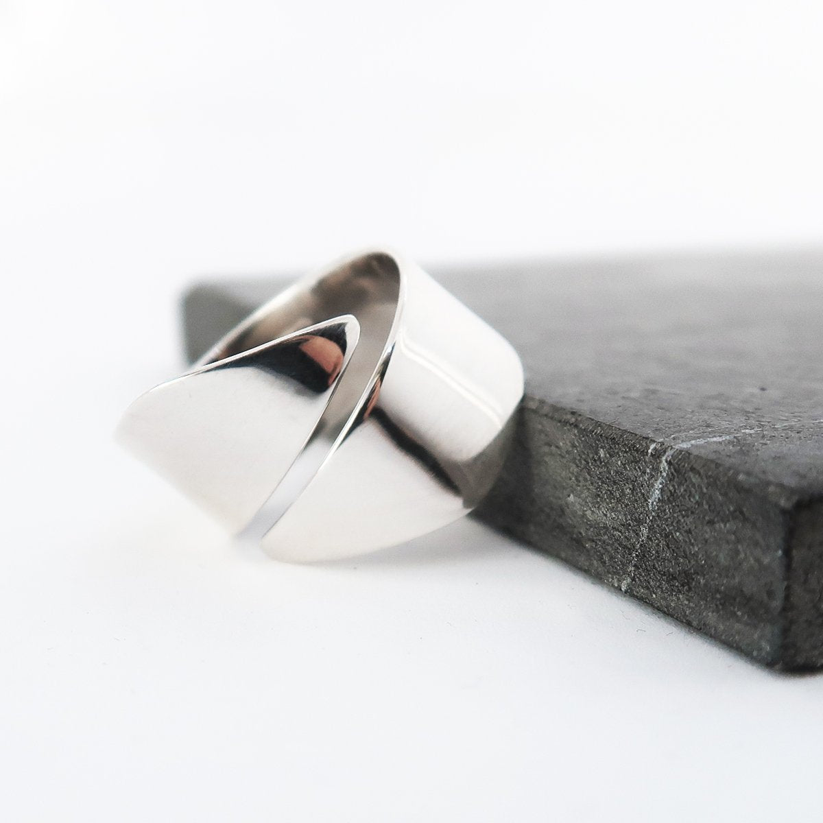 anillo-plata-ajustable-camelia-1.jpg