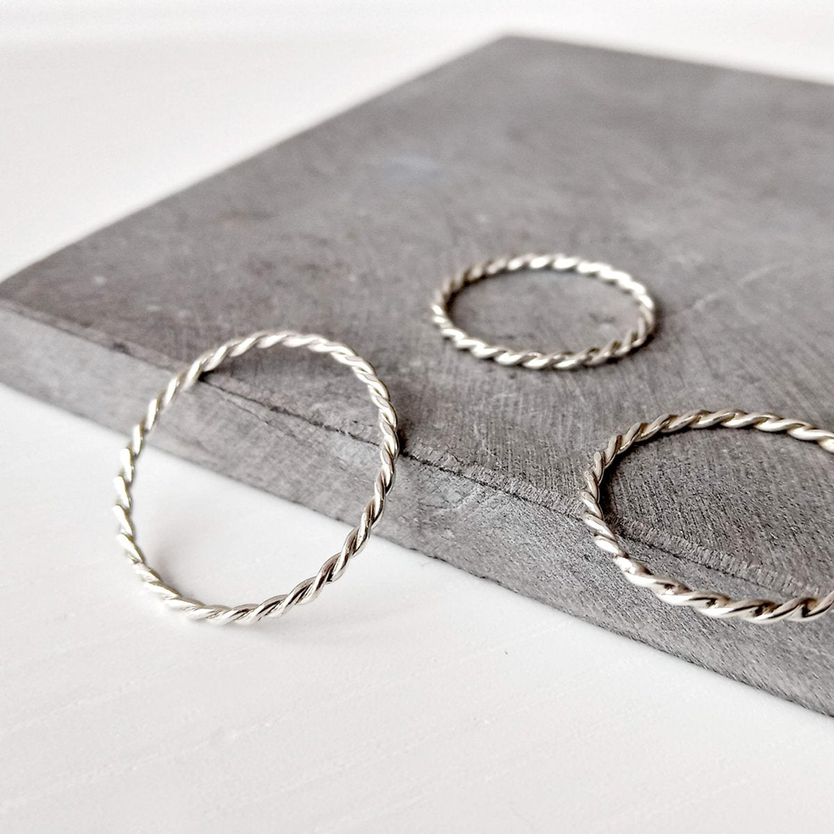 anillo-plata-fino-trenza-1.jpg
