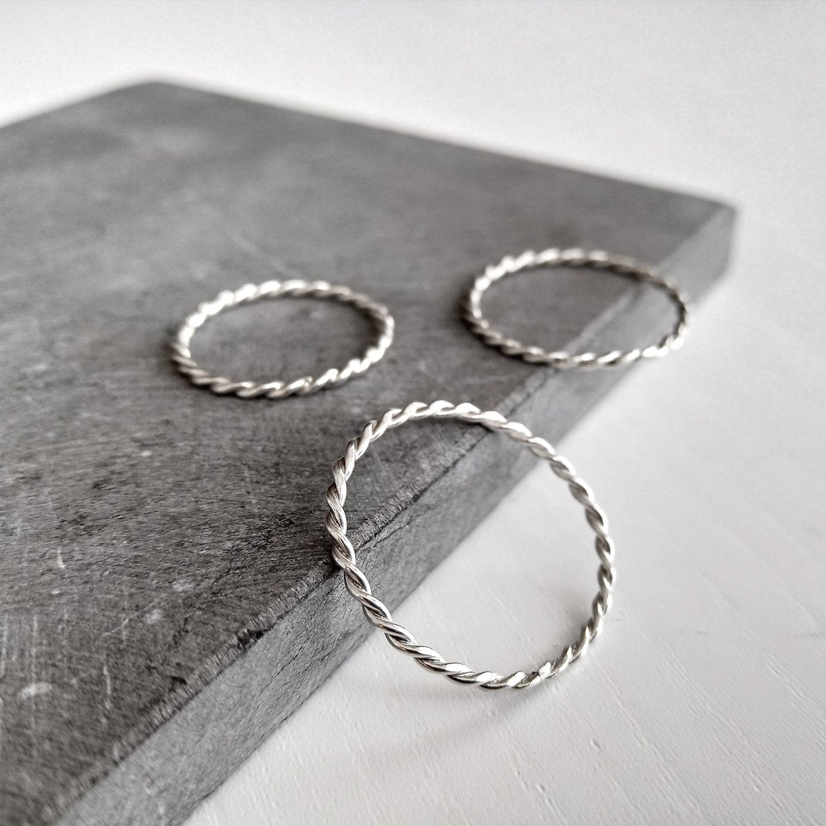anillo-plata-fino-trenza-2.jpg