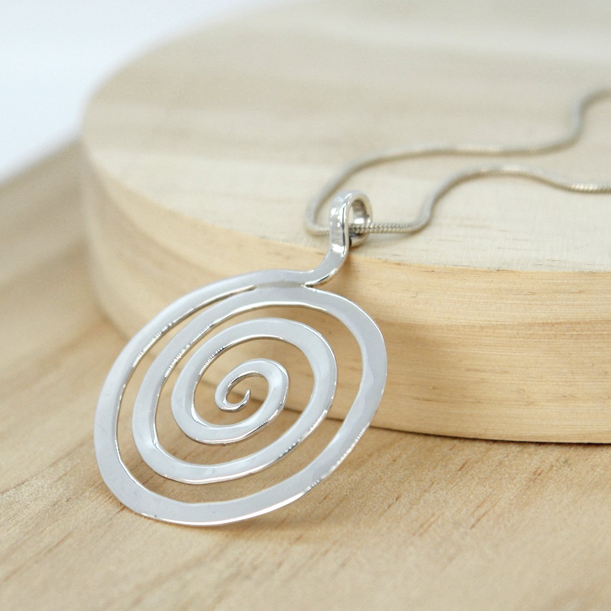 colgante-plata-espiral-grande-2.jpg