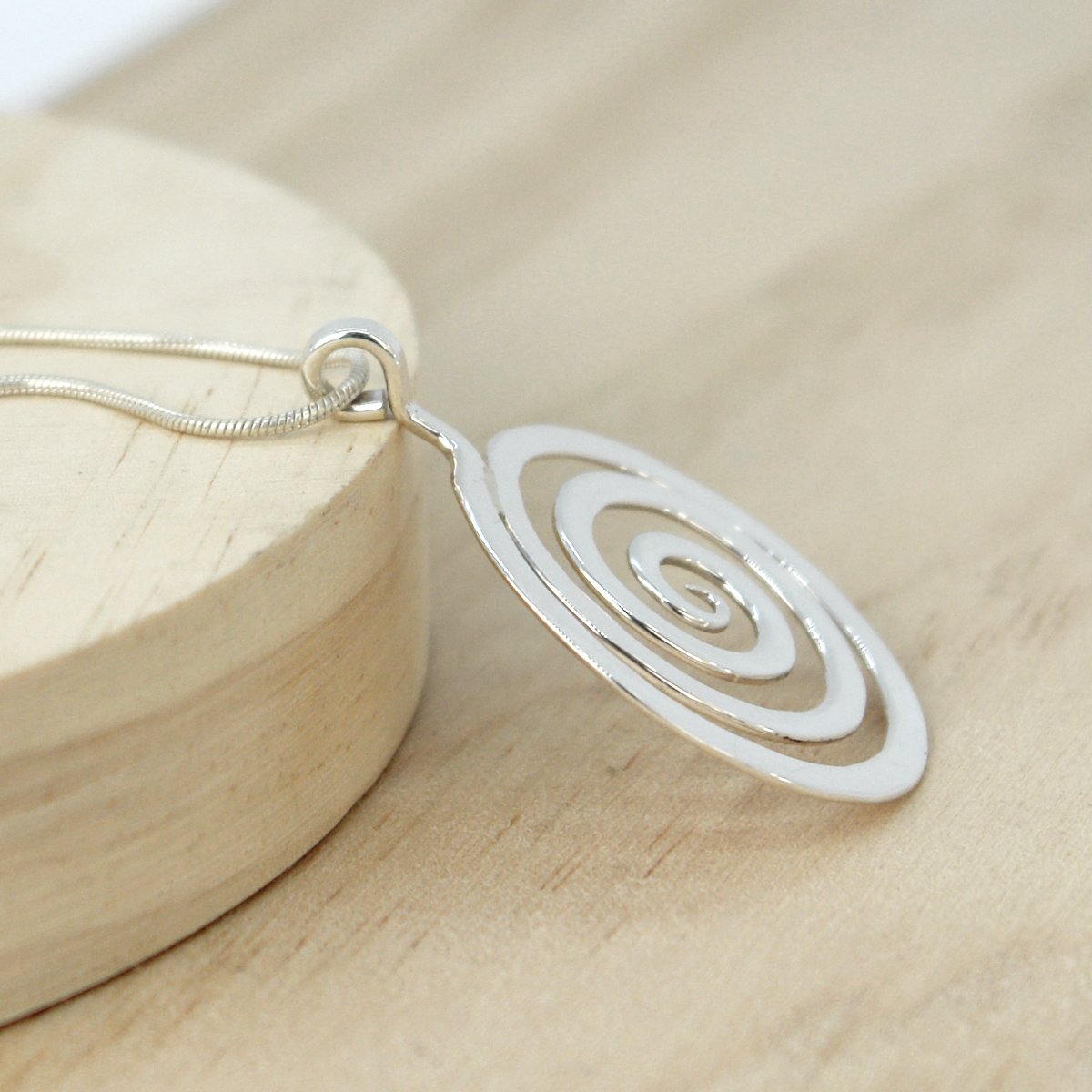 colgante-plata-espiral-grande-3.jpg