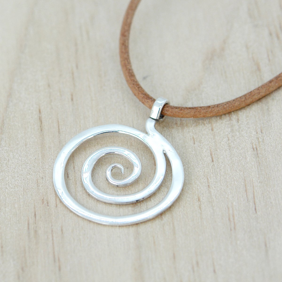 colgante-plata-espiral-mediano-3.jpg