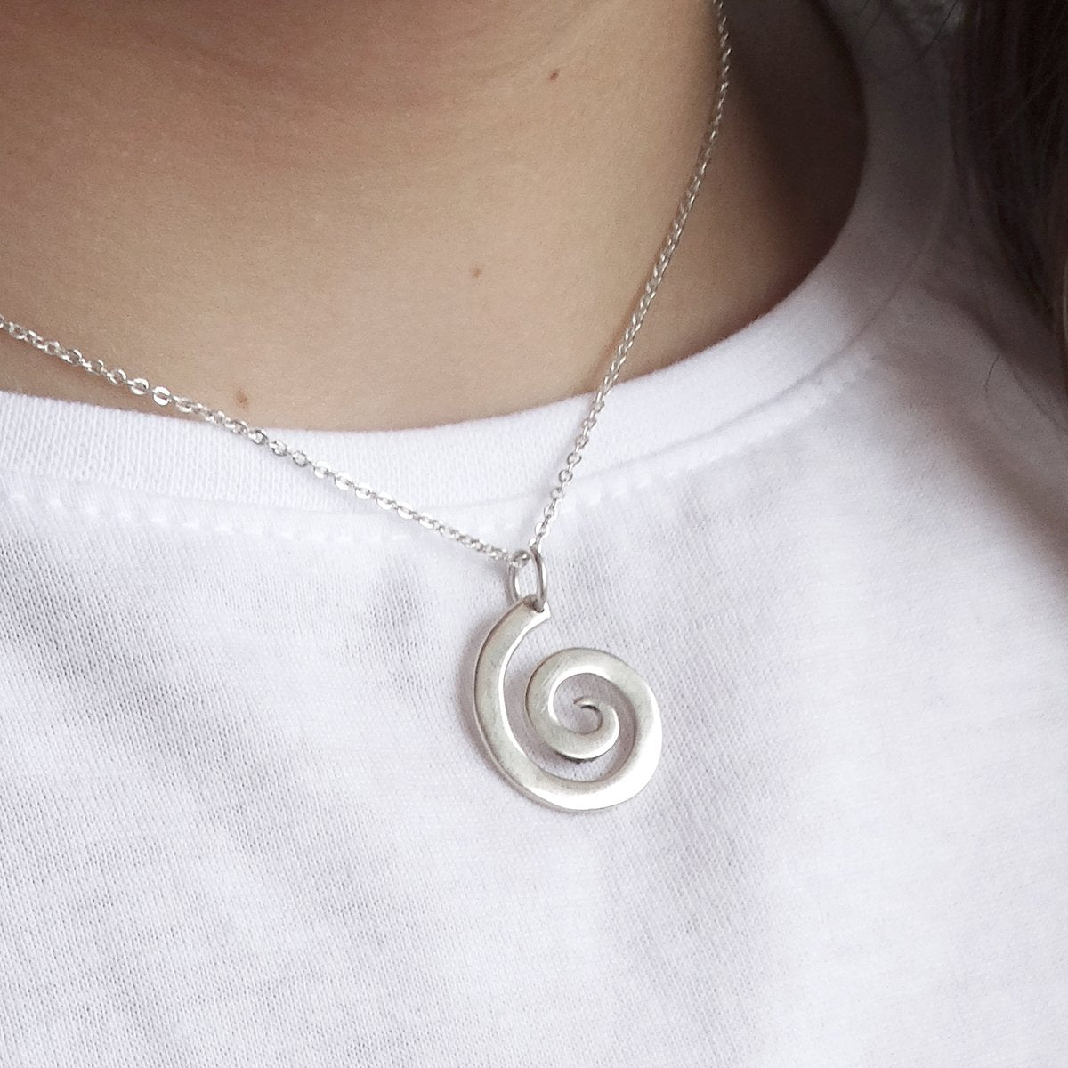 colgante-plata-espiral-pequeno-2.jpg