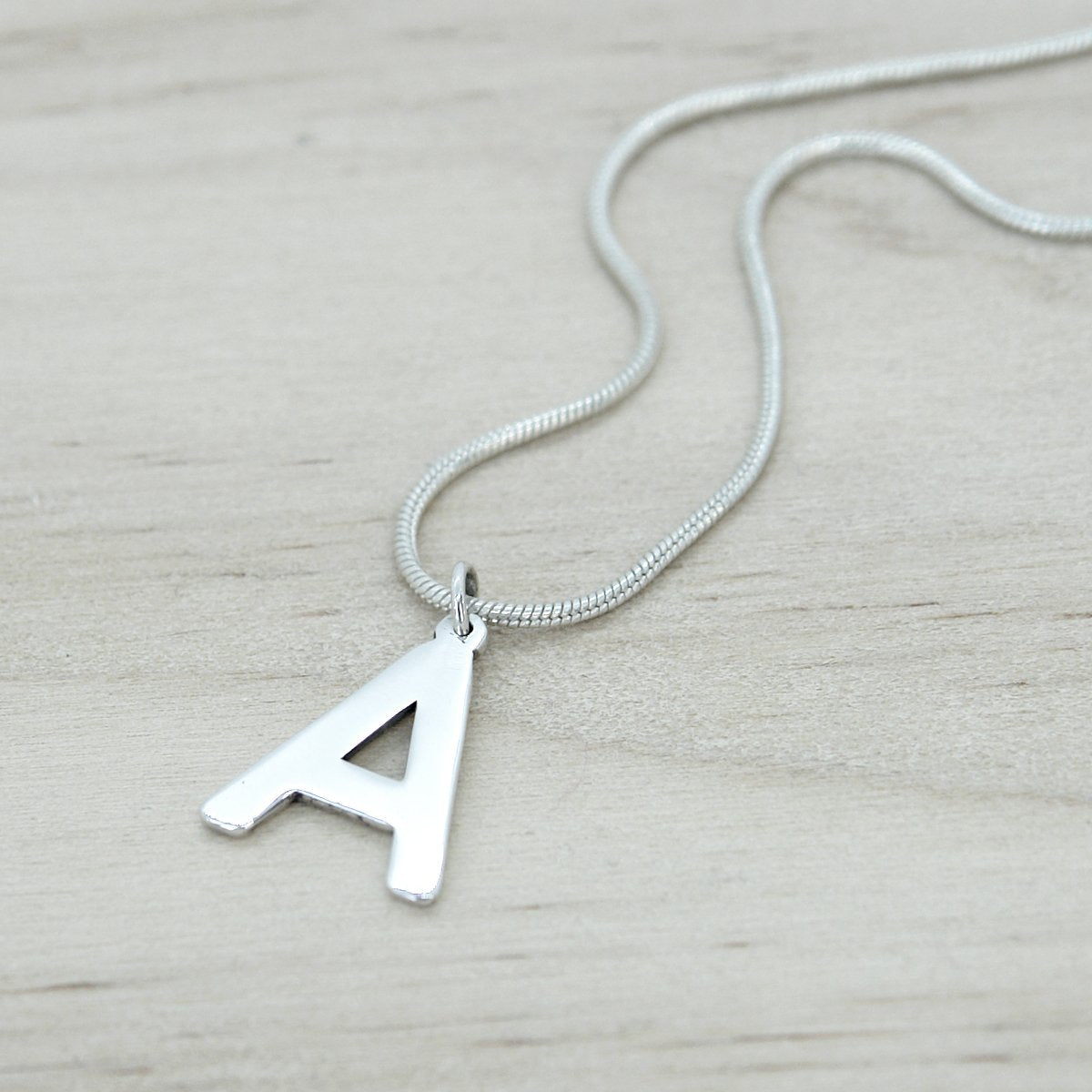 colgante-plata-letras-2.jpg