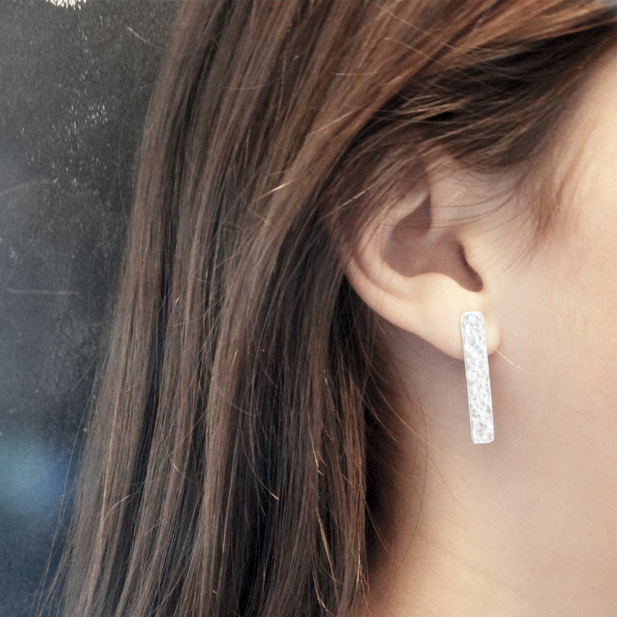 pendientes-plata-rectangular-martele-3.jpg